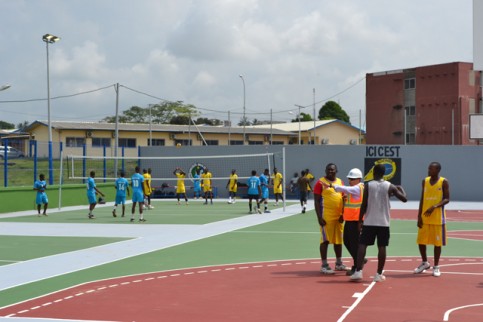 Les plateaux sportifs de l’UOB, nouvellement livrés. © Gabonreview