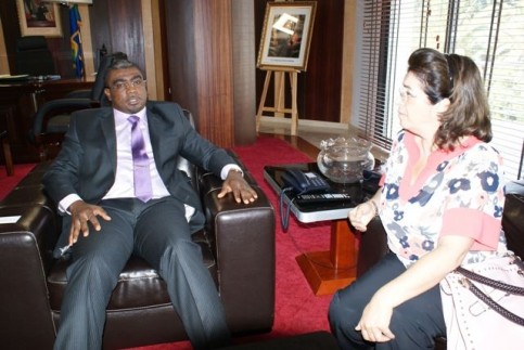 AUDIENCE AOB 5-96e60e2d