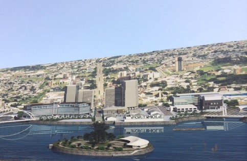 Champ-triomphal_Port-Lole_Gabon