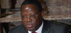 Emmanuel Issozet Ngondet, ministre gabonais des Affaires étrangères.