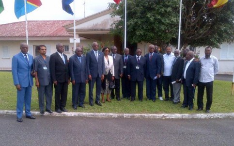 Le Front de l’opposition, le 22 décembre 2014, au sortir d’une séance de travail ce matin 22 décembre 2014 avec le Représentant spécial de Ban Ki-Moon pour l'Afrique Centrale. © facebook.com/paulmarie.gondjout