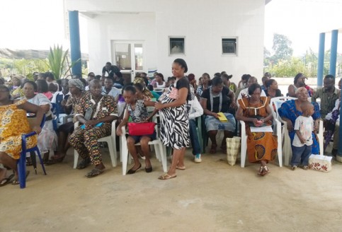 Candidats à l’immatriculation, le 19 janvier à Bikélé. © D.R.
