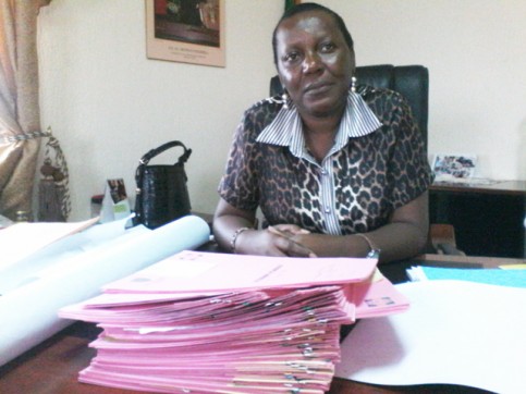 Lucie Akendengue Daker, désavouée par les conseillers de son bord politique doit quitter la présidence du Conseil départemental de Bendje. © Gabonreview/Louis Mbourou