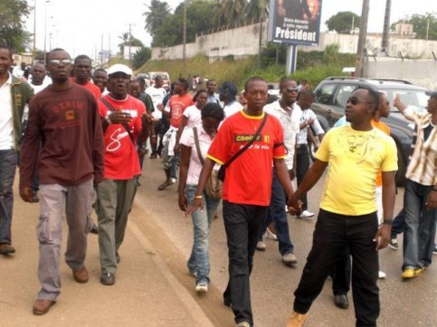 MOUVEMENT-D-HUMEUR-A-L-UOB1-640x480