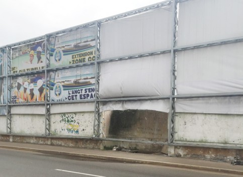 Vue actuelle de l’emplacement où trônait la maquette du Champ Triomphal Port-Môle © Gabonreview