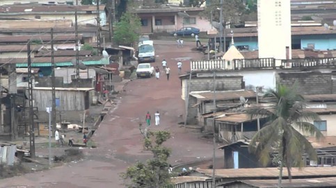 Une rue de Moanda, dans le Haut-Ogooué. © youtube.com