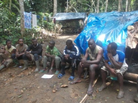 Orpailleurs camerounais 2-059e974c