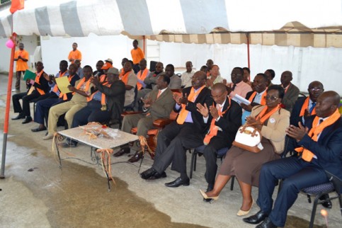Séraphin Ndaot et le directoire du PDS. © Gabonreview