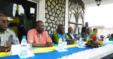 La modification annoncée de la loi relative aux partis politiques est interprétée comme une réhabilitation masquée de l’Union Nationale.