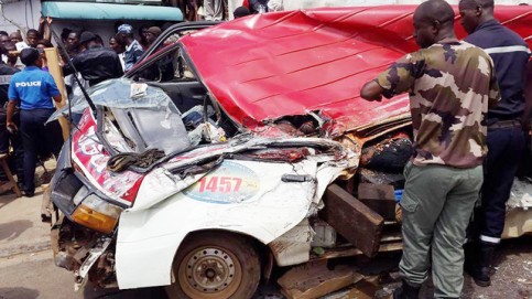 Dégât matériel du terrible accident du 15 novembre dernier à Libreville. © facebook.com/jeunesouverainistes