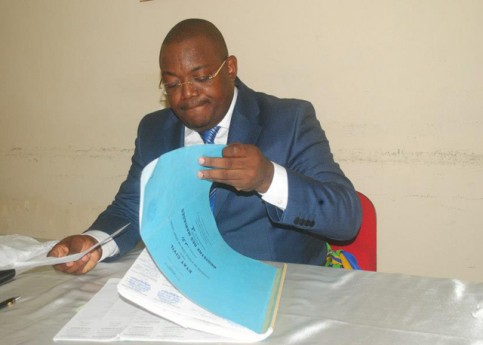 Serge Williams Akassaga Okinda, alors qu’il était maire du 3è. © D.R.