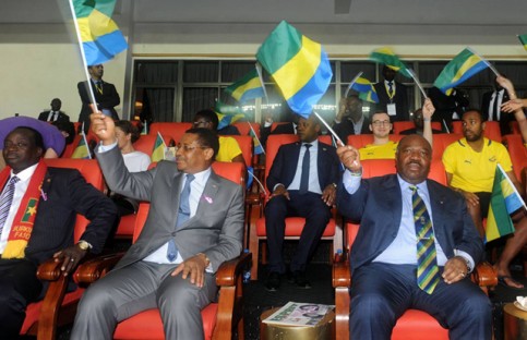  Ali Bongo au stade de l’Amitié, le 11 octobre 2014. © Facebook/Michel Ongandaga