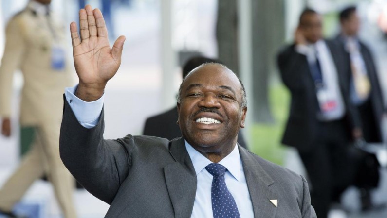 Au Gabon, le chef de l’Etat Ali Bongo a remanié son gouvernement et a sorti le grand jeu en recrutant le président en exercice de l'opposition radicale, Jean de Dieu Moukagni-Iwangou. PHOTO/POOL/BART MAAT