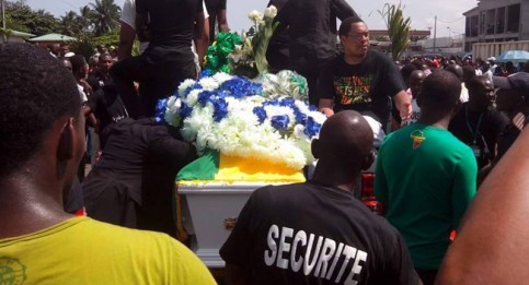 Blocage du cercueil d’AMO à Libreville : A qui profite tout ce désordre ?