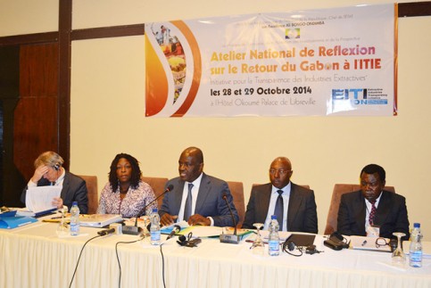 Les officiels à l’ouverture des travaux, le 28 octobre 2014 à Libreville. © Gabonreview