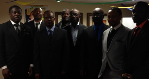 Photo de famille des leaders et organisateurs du meeting des Gabonais à Atlanta le 30 novembre 2013 