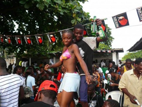 Un Bar à Libreville