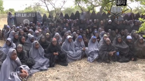 Un groupe d'adolescentes enlevées par Boko Haram et présumément convertie à l'islam telles qu'elles apparaissent sur la deuxième vidéo publiée par Boko Haram.Un groupe d'adolescentes enlevées par Boko Haram et présumément convertie à l'islam telles qu'elles apparaissent sur la deuxième vidéo publiée par Boko Haram. (archives)