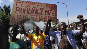 Des manifestants à Musaga, près de la capitale Bujumbura, le 28 avril 2015. Des manifestants à Musaga, près de la capitale Bujumbura, le 28 avril 2015. © AFP