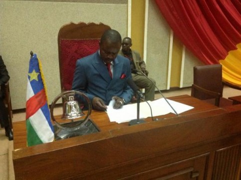 centrafrique-michel-djotodia-sexile-au-benin-la-situation-reste-tendue-a-bangui (1)