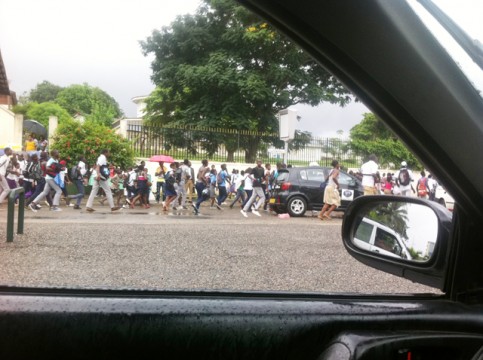 Scène de rue, le 4 décembre à Libreville. © Gabonreview
