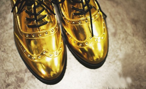 golden-shoes