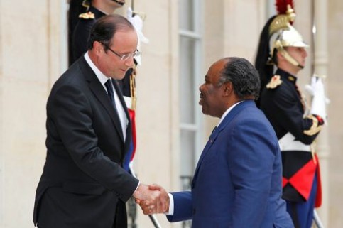 Le président François Hollande accueille son homologue gabonais, Ali Bongo, jeudi à l'Élysée. Crédits photo : MAL Langsdon/Reuters