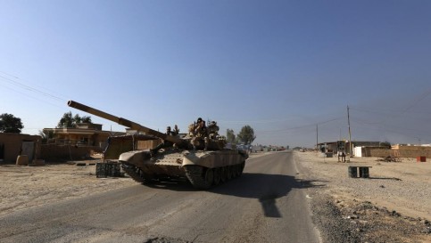 Un tank de l'armée irakienne photographié à al-Alam, le 10 mars 2015. REUTERS/Thaier Al-Sudani