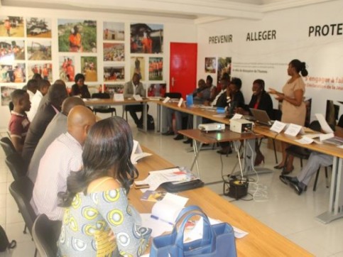 le-droit-international-humanitaire-enseigne-aux-journalistes