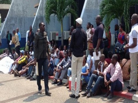 le-mosaap-en-sit-in-au-siege-du-pdg