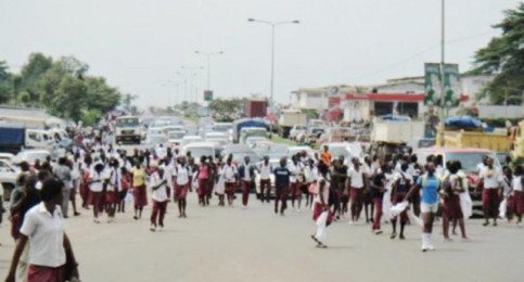 manifestation-des-eleves-a-Libreville