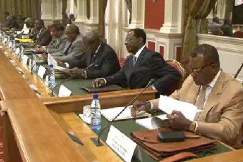 opposition-au-palais