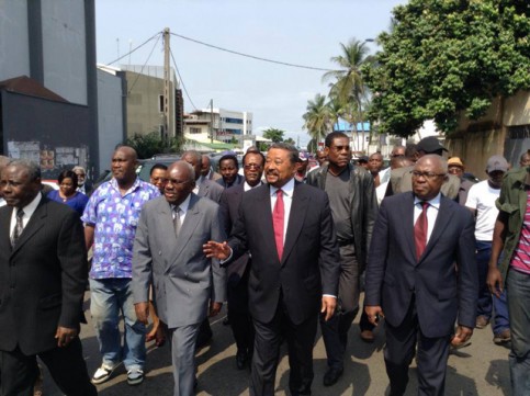 L’arrivée des leaders de l’opposition à la Police judiciaire. © infoskinguélé