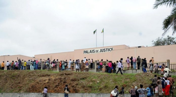 Palais de Justice, à Libreville. PHOTO / STEVE JORDAN / AFP.