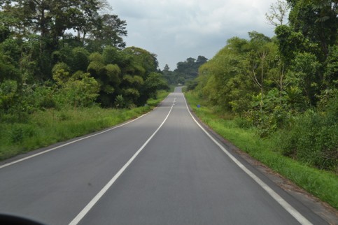 La route Lambaréné-Mouila. © Gabonreview