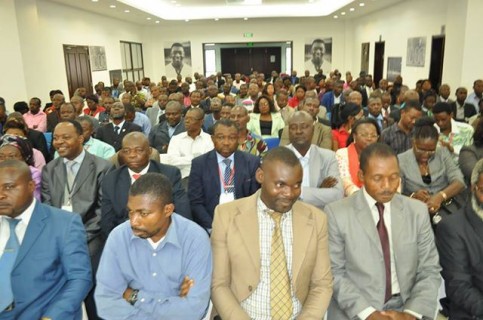 Une vue des syndicalistes de l’administration publique à la Commission ah doc pour le dialogue social. © facebook/sgg.ga