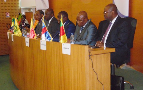 Les ministres de l’Economie de l’UEAC, le 20 octobre 2014 à Libreville. © Gabonreview