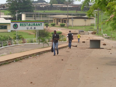 Désolation à l’intérieur de l’UOB, un jour d’après émeutes. © AG Le Journal UOB